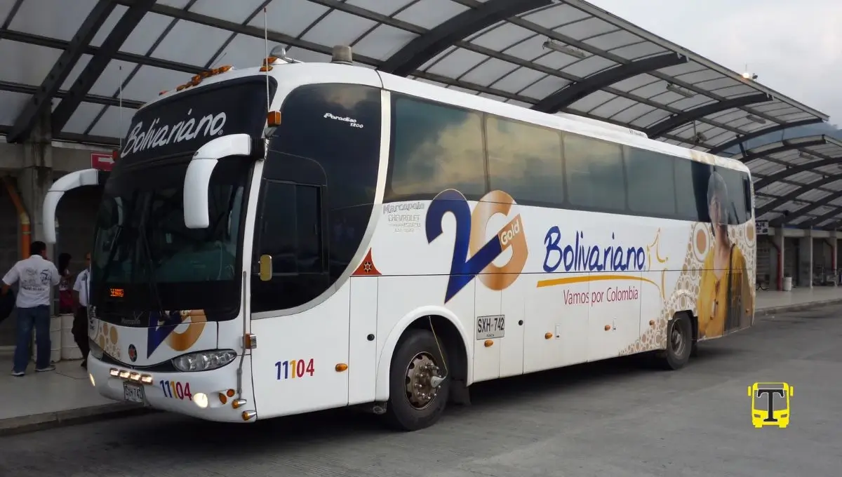 Foto de un bus Expreso Bolivariano